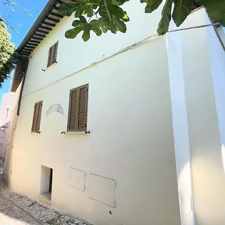 Traditional Town House Central - Car Unnecessary - Wifi - Sleeps 10 Villa Spoleto
