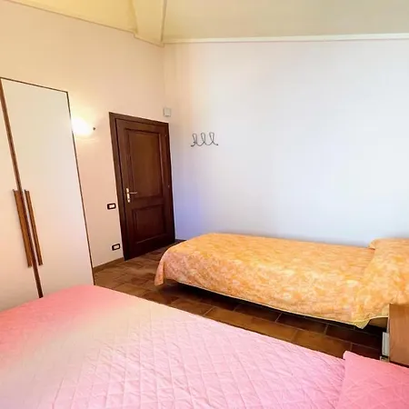 וילה Traditional Town House Central - Car Unnecessary - Wifi - Sleeps 10