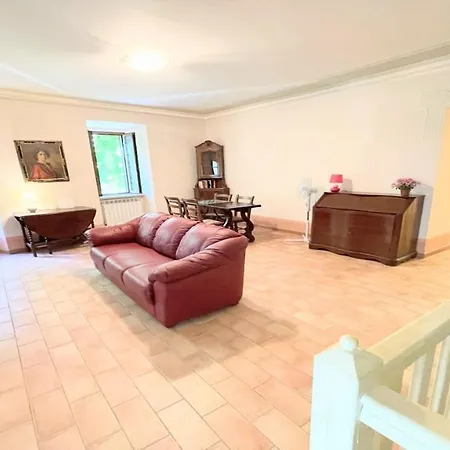 Traditional Town House Central - Car Unnecessary - Wifi - Sleeps 10 Villa *