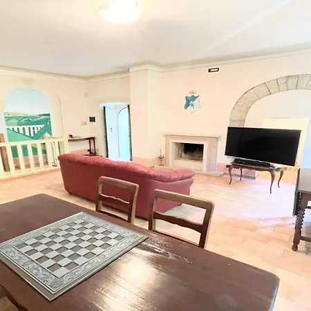Traditional Town House Central - Car Unnecessary - Wifi - Sleeps 10 ספולטו