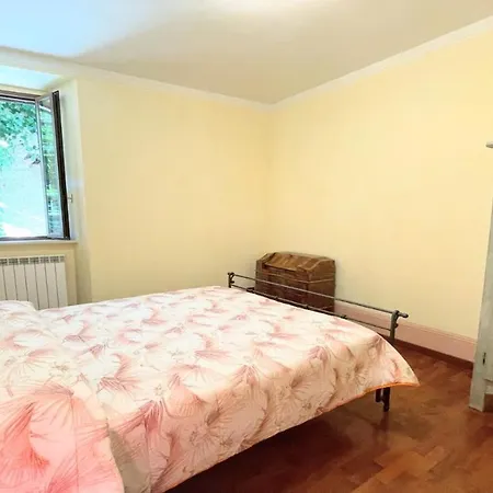 Traditional Town House Central - Car Unnecessary - Wifi - Sleeps 10 *