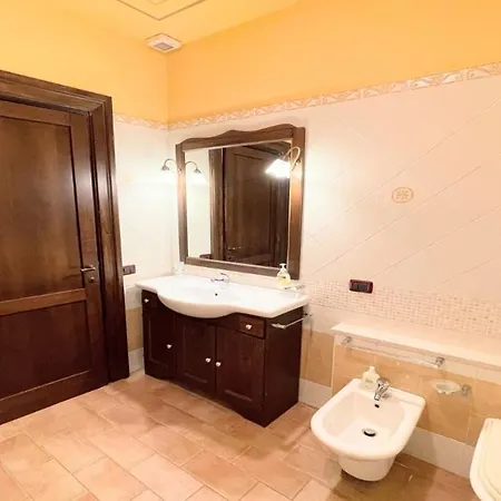 וילה Traditional Town House Central - Car Unnecessary - Wifi - Sleeps 10
