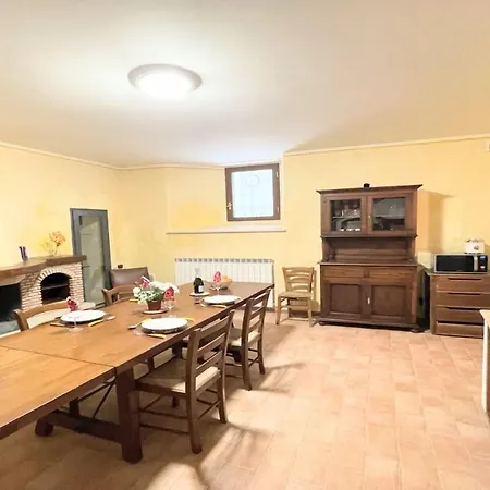 Villa Traditional Town House Central - Car Unnecessary - Wifi - Sleeps 10 Spoleto